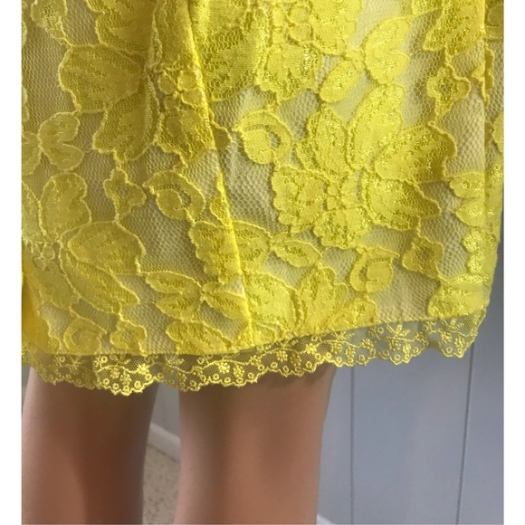 ☀️ GUESS LACE MINI DRESS ☀️ - Picture 6 of 8